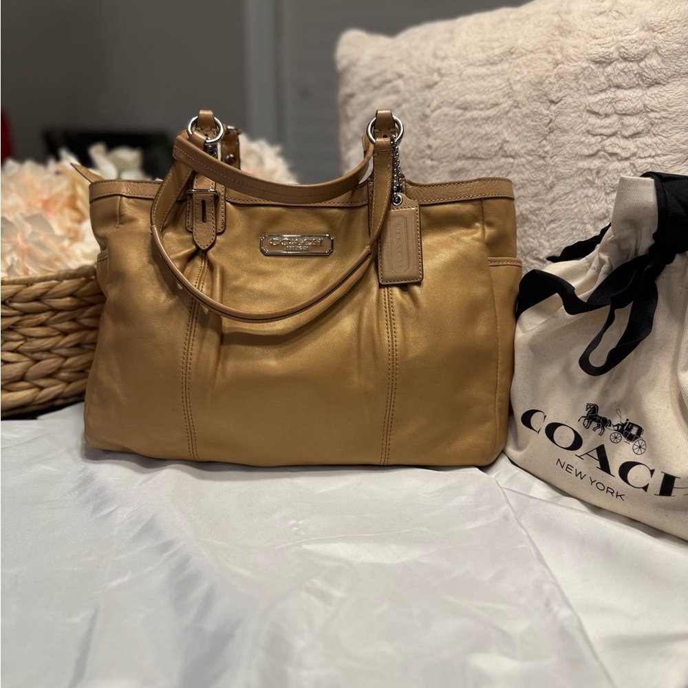 **VINTAGE** Coach Gallery Tote